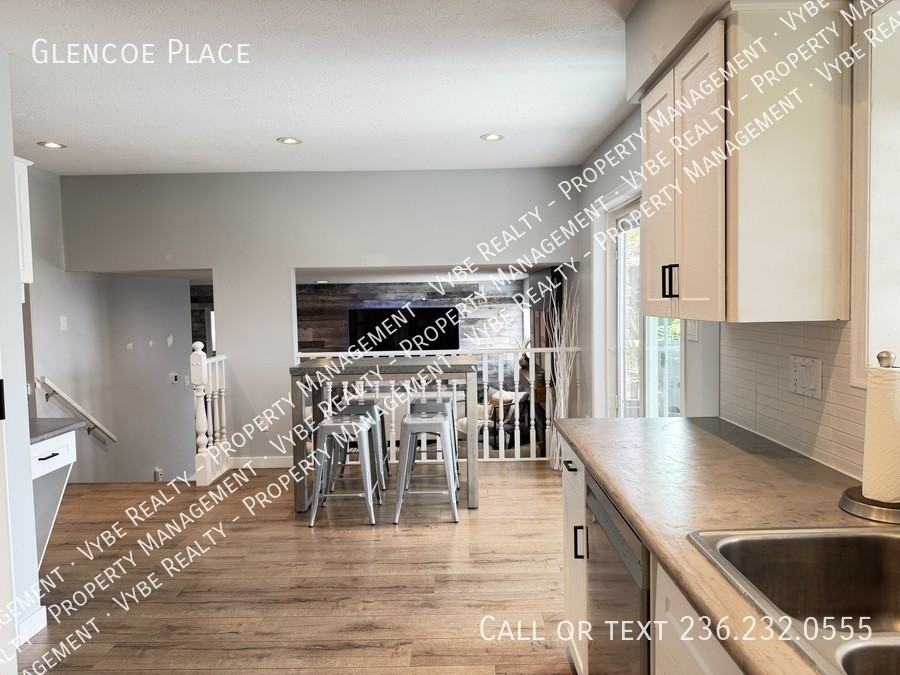 2937 Glencoe Pl - Photo 4 of 37