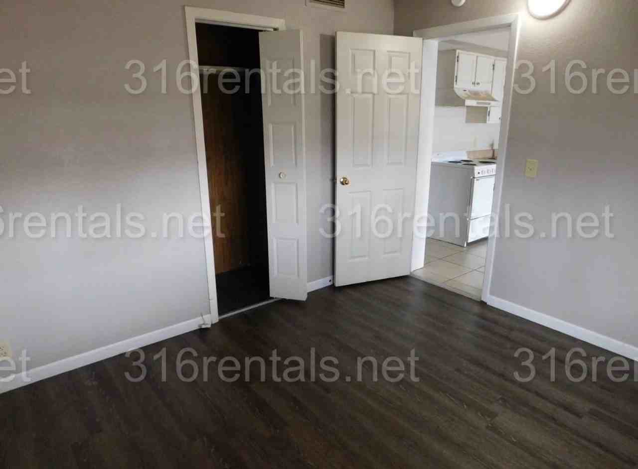Broadview Apartments - Photo 3 of 11