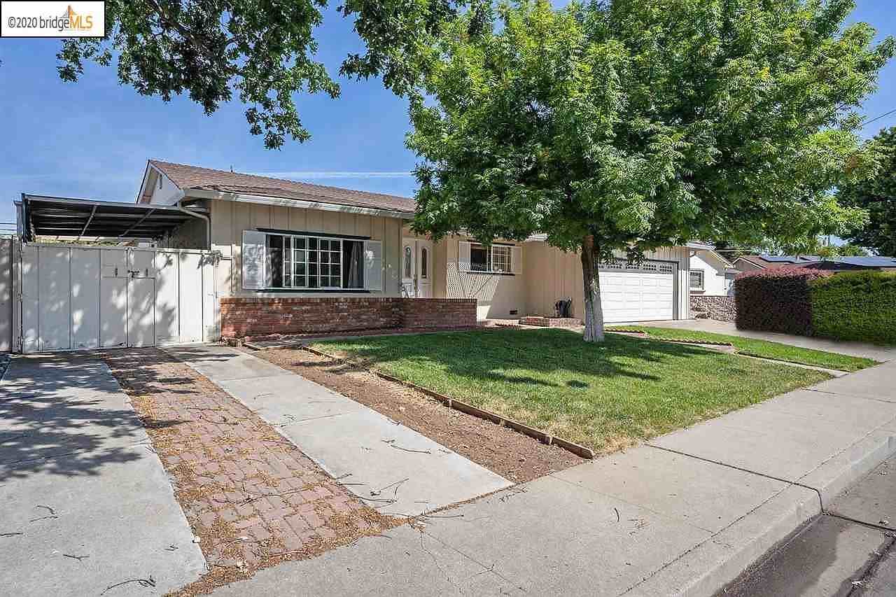1537 Heartwood Drive - Photo 4 of 31