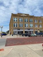 featured image of 106 W 6th Ave