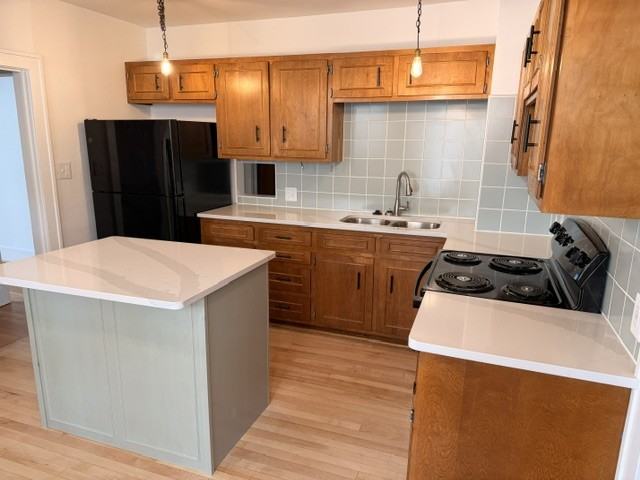 311 E 13th St #1 - Photo 5 of 24