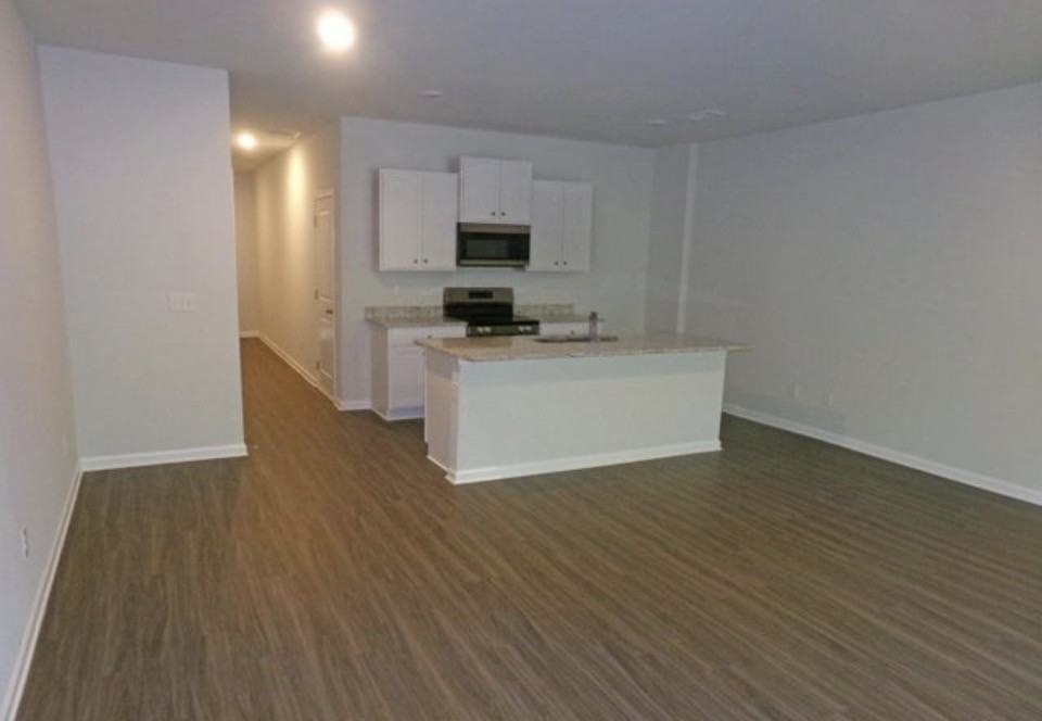 410 Oakwood Dr Nw #1 - Photo 2 of 13