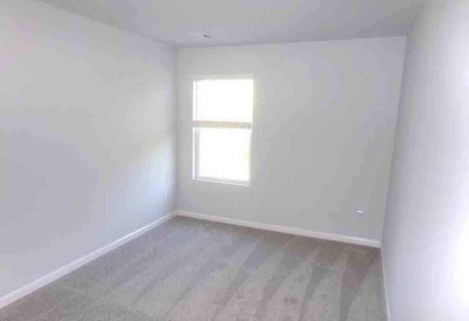 410 Oakwood Dr Nw #1 - Photo 5 of 13
