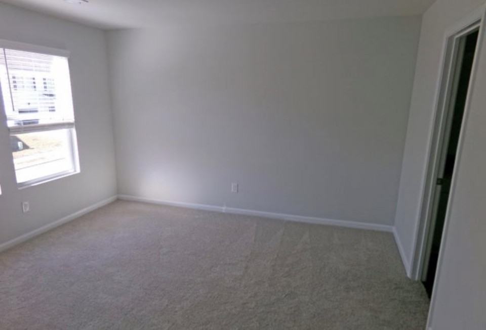 418 Oakwood Dr Nw #1 - Photo 3 of 11