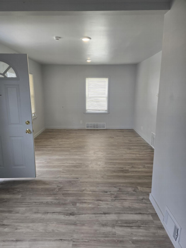 14550 Northlawn St #1 - Photo 3 of 12