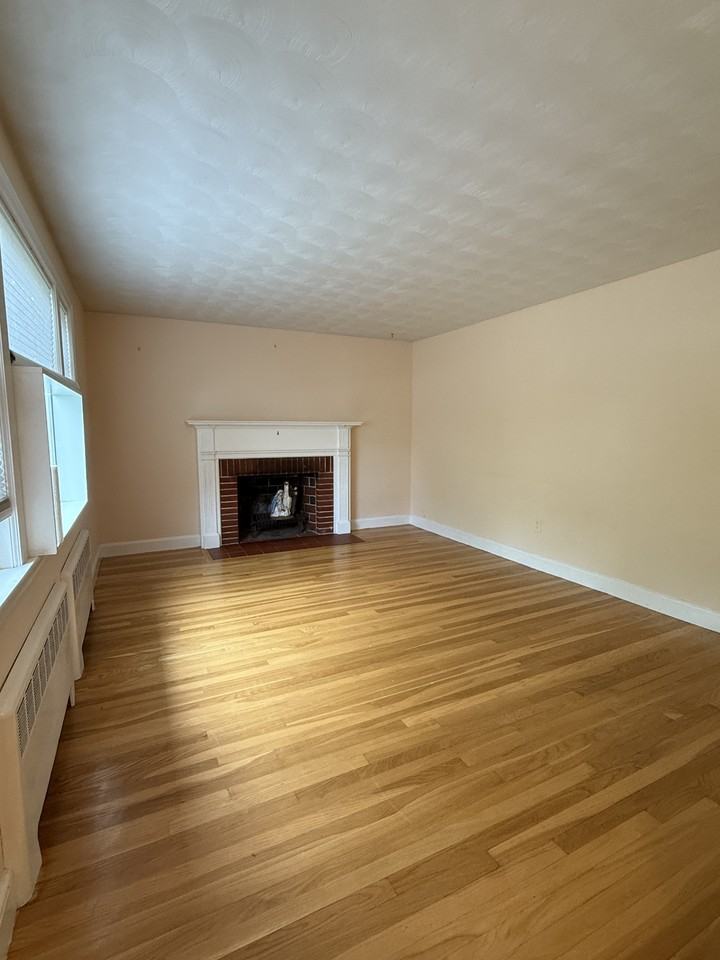15 Swan St #1