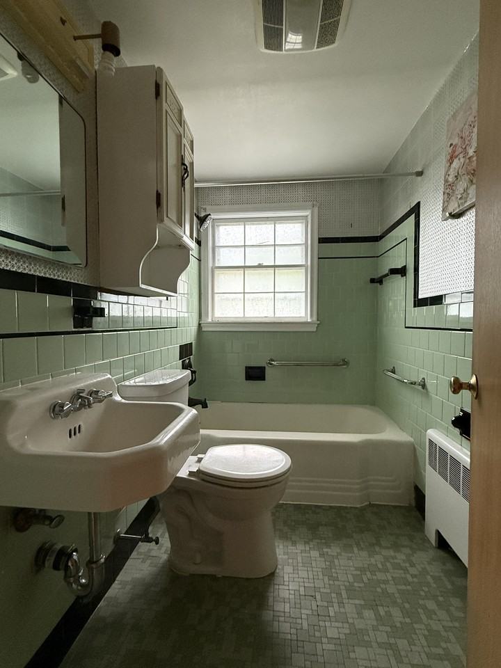 15 Swan St #1 - Photo 6 of 10