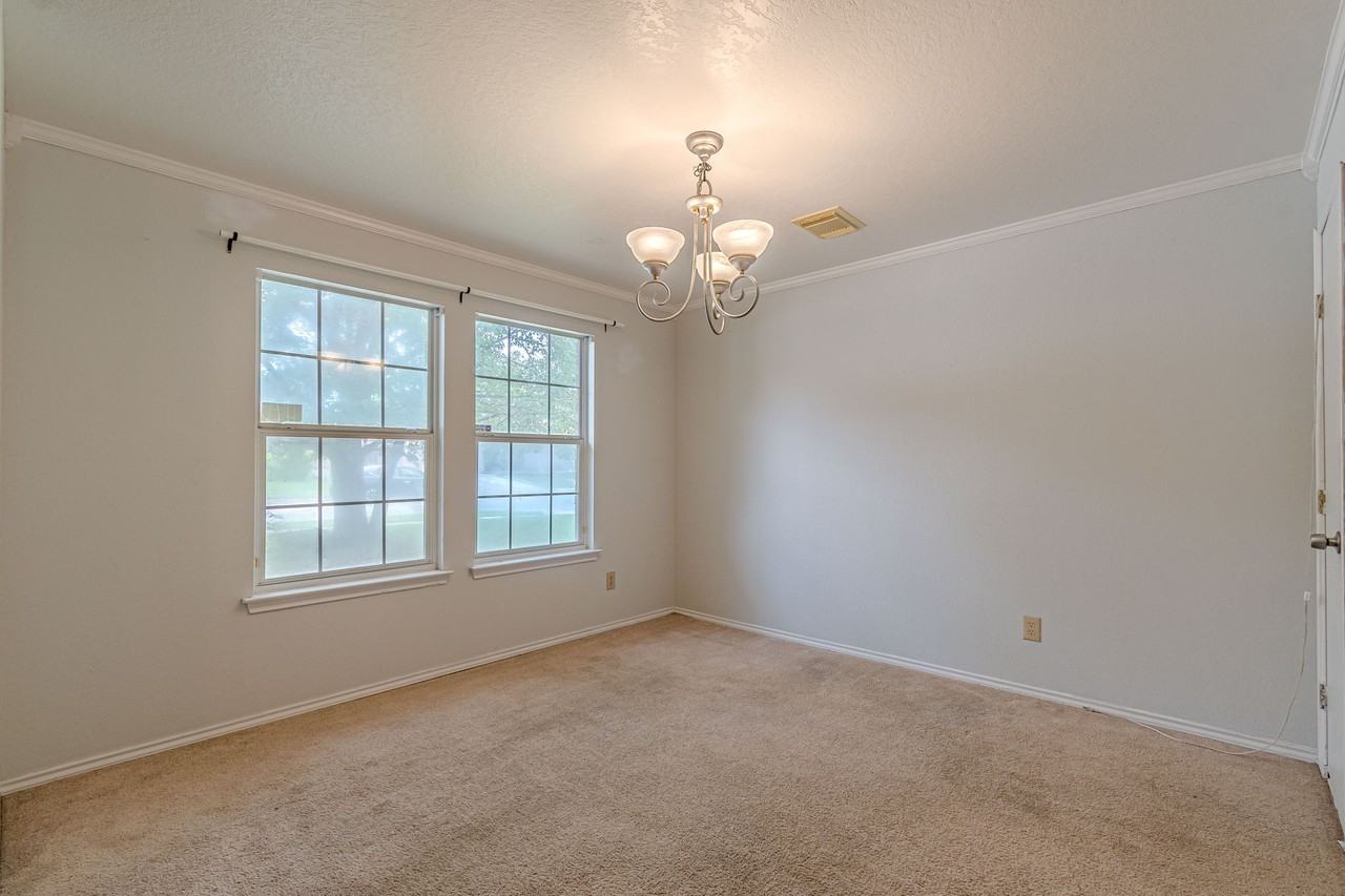 164 Springtree Holw #1 - Photo 5 of 46