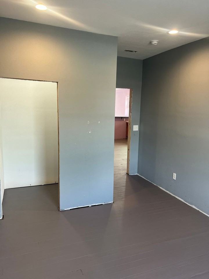 513 Main St - Photo 3 of 16