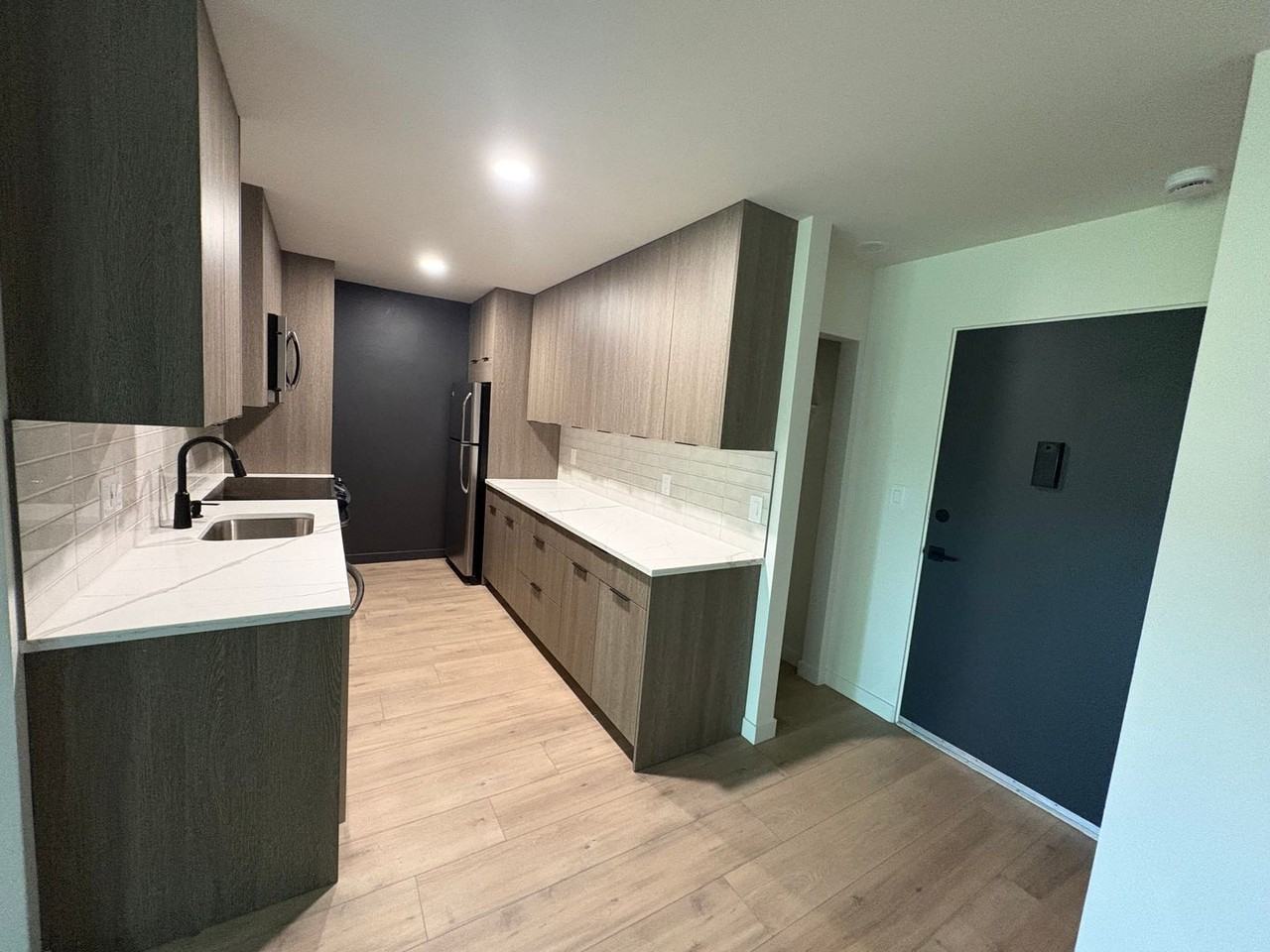 358 S. Coeur d' Alene St. - Photo 4 of 50