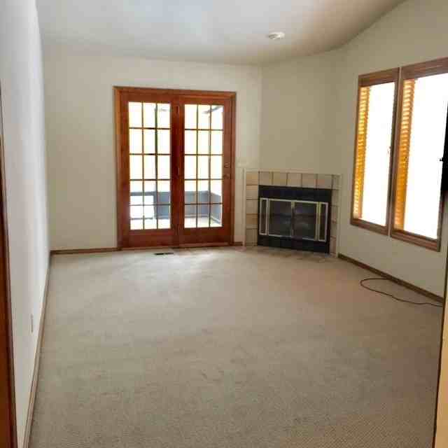1403 E Symphony Ct - Photo 7 of 10