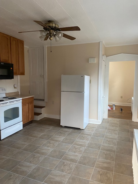 450 N Queen St - Photo 2 of 11