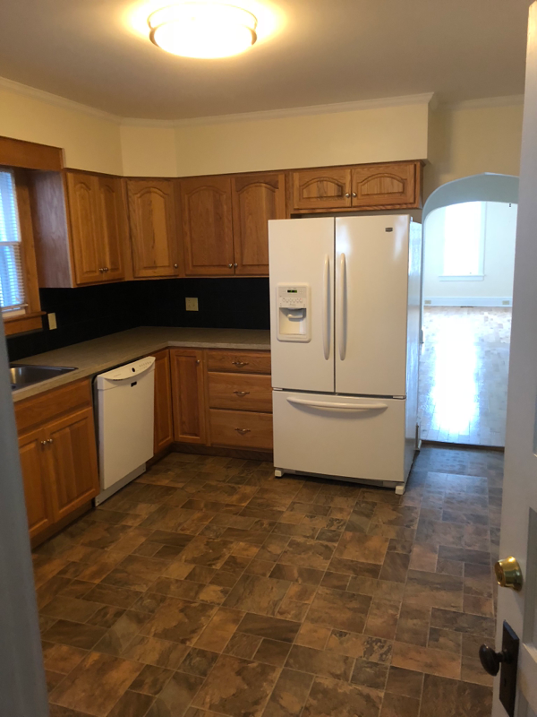 213 W 4th St - Photo 5 of 16