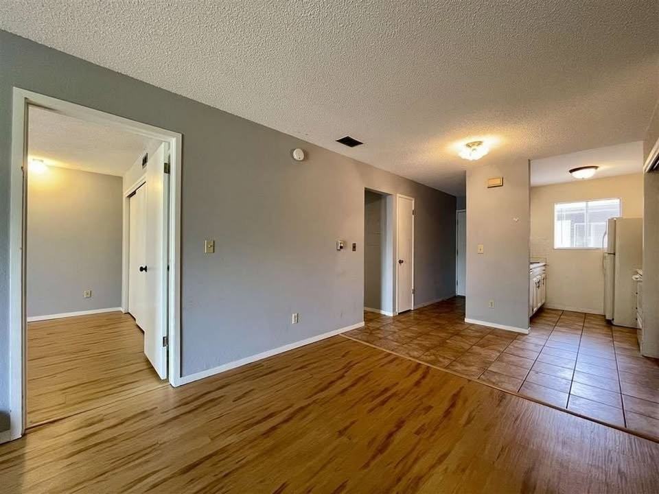3150 Lakeside Dr