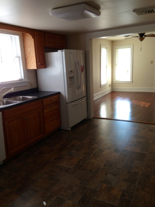 215 W 4th St - Photo 5 of 11