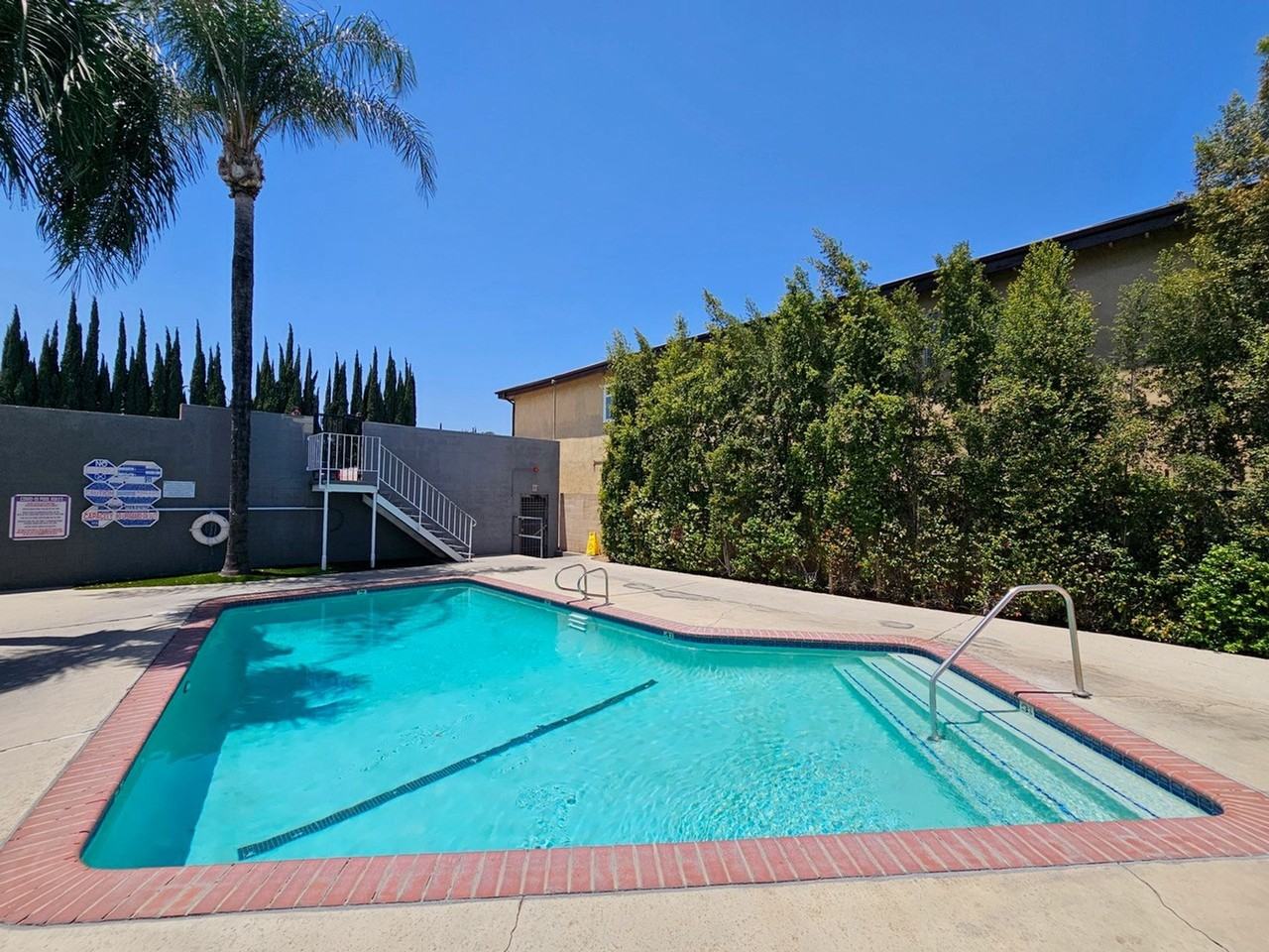 8601 BALBOA - Photo 2 of 2