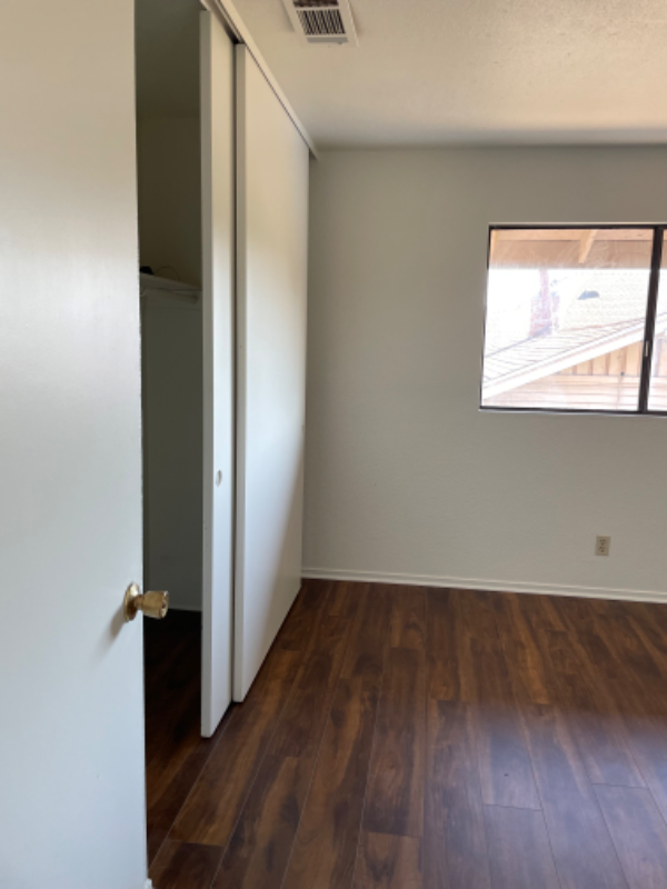 709 S Lincoln St #8 - Photo 5 of 13
