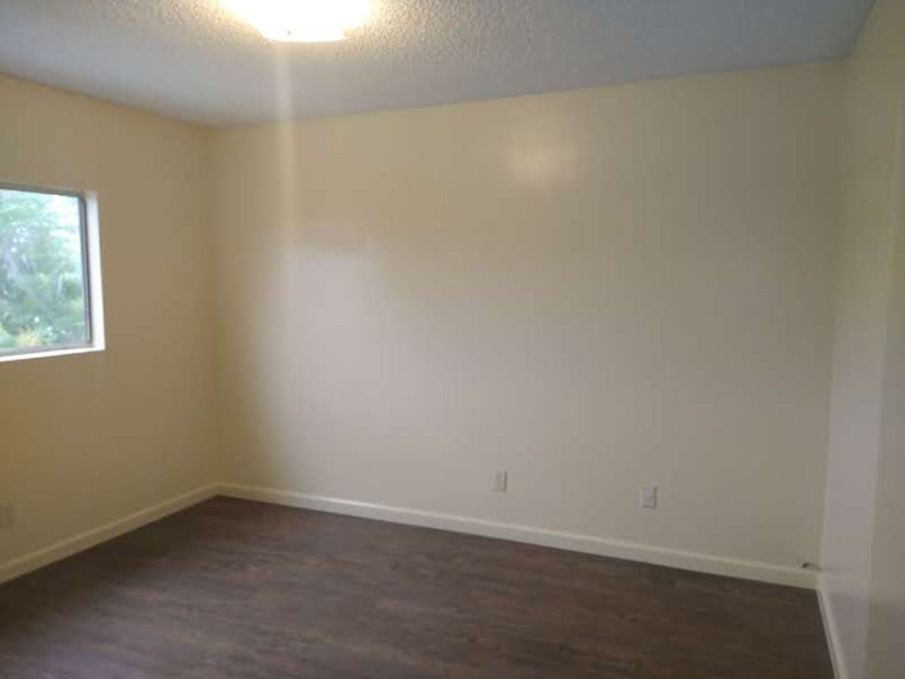 8209-8211 S Broadway - Photo 7 of 15