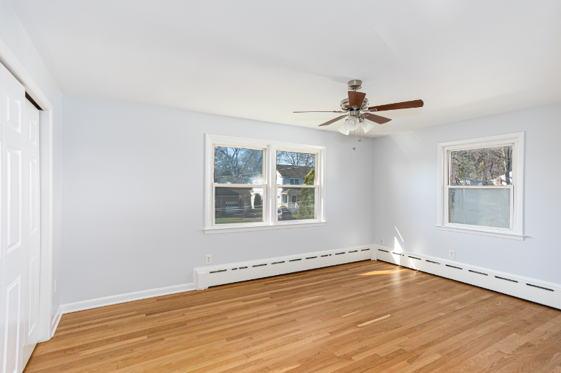 272 Hunyadi Ave - Photo 5 of 14