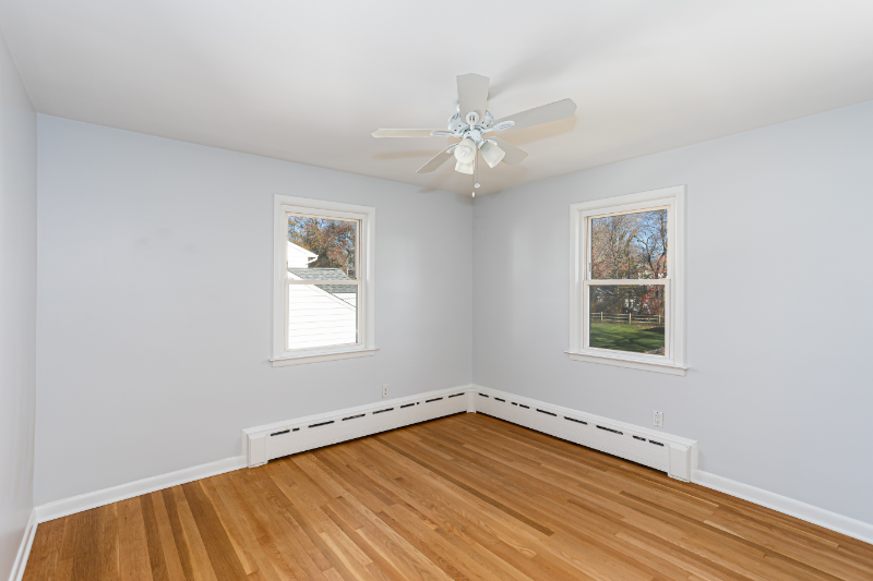 272 Hunyadi Ave - Photo 6 of 14
