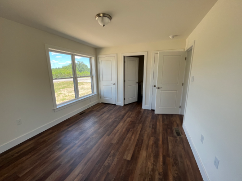 208 Hogan Rd - Photo 6 of 8
