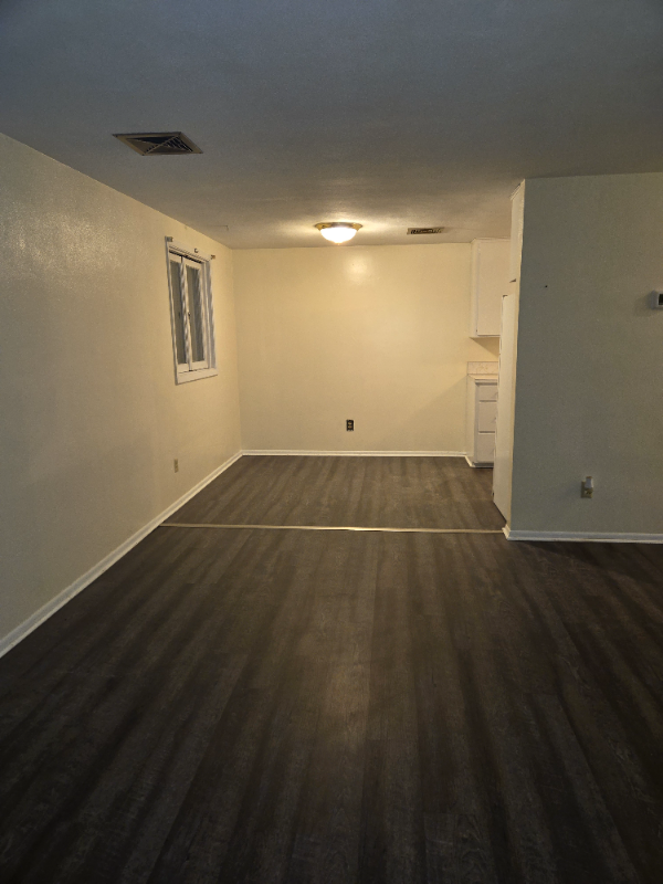 513 N Oak Ave #1-2 - Photo 6 of 18