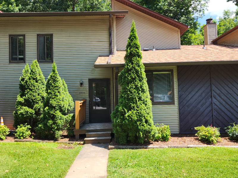 2205 Forest Acres Dr - Photo 2 of 19