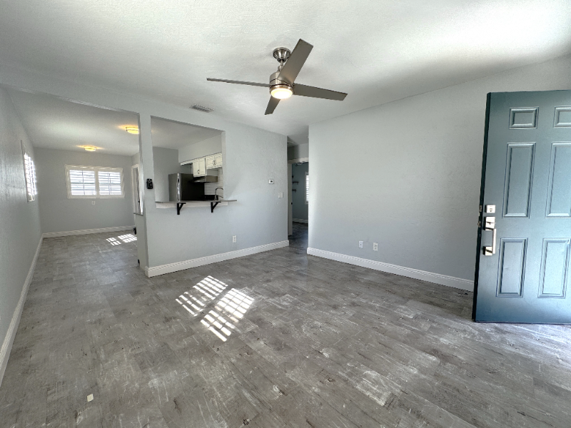 3038 25th St N - Photo 3 of 17