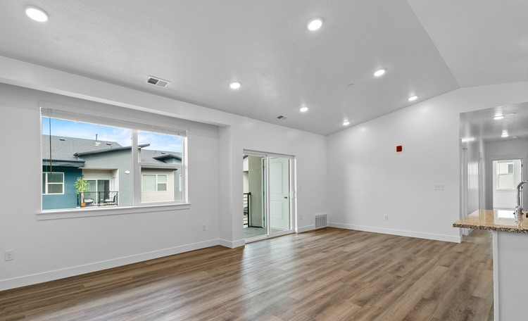 536 Ne #204E - Photo 5 of 15