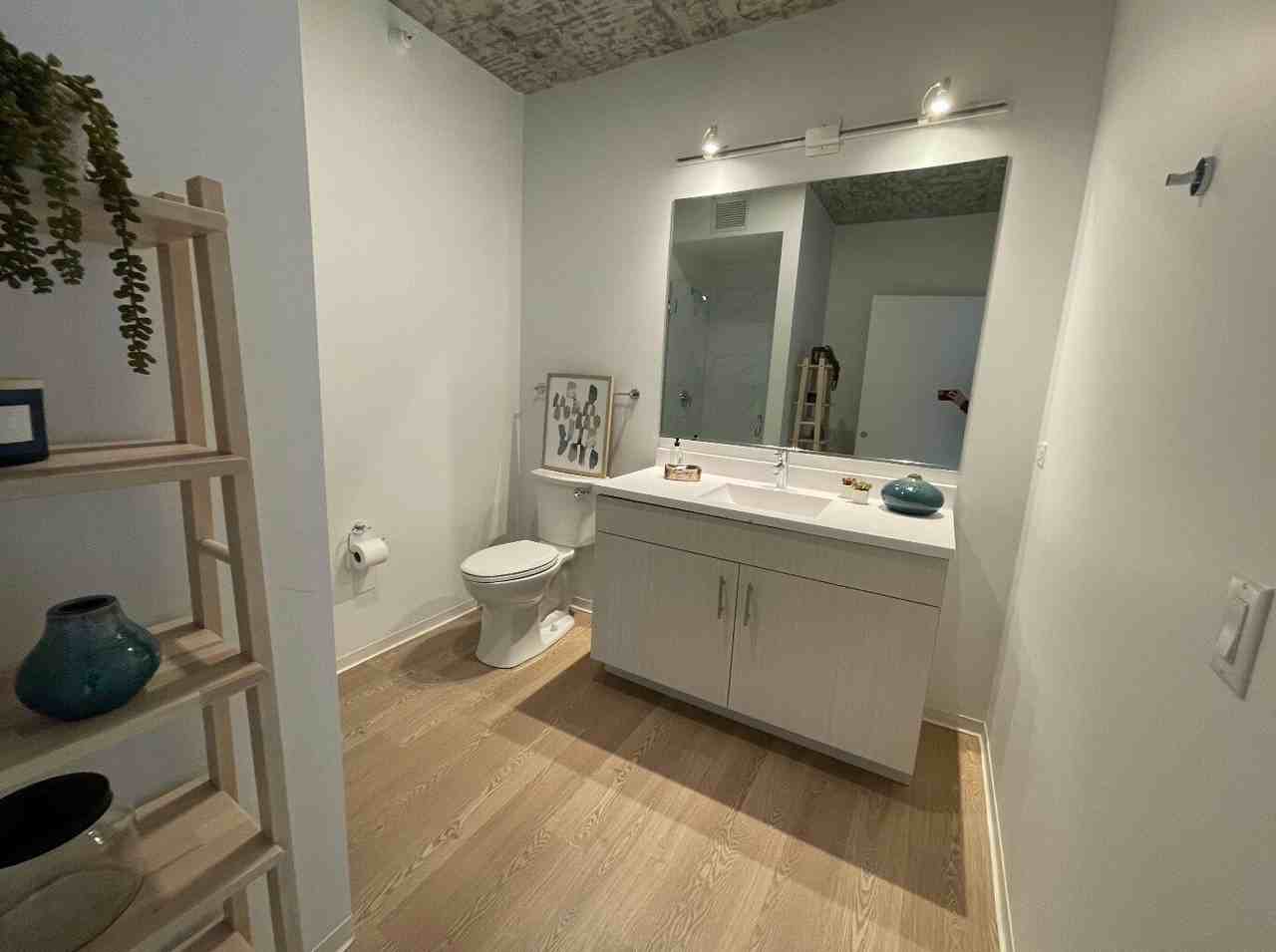 1403 S Wabash Ave - Photo 4 of 16