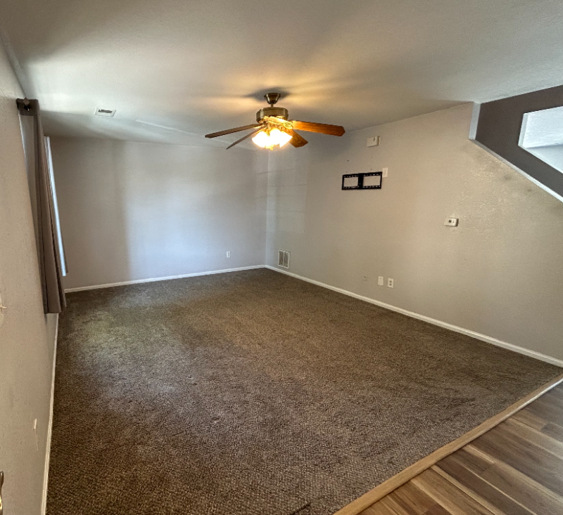 10116 Fairfax Ct - Photo 2 of 13
