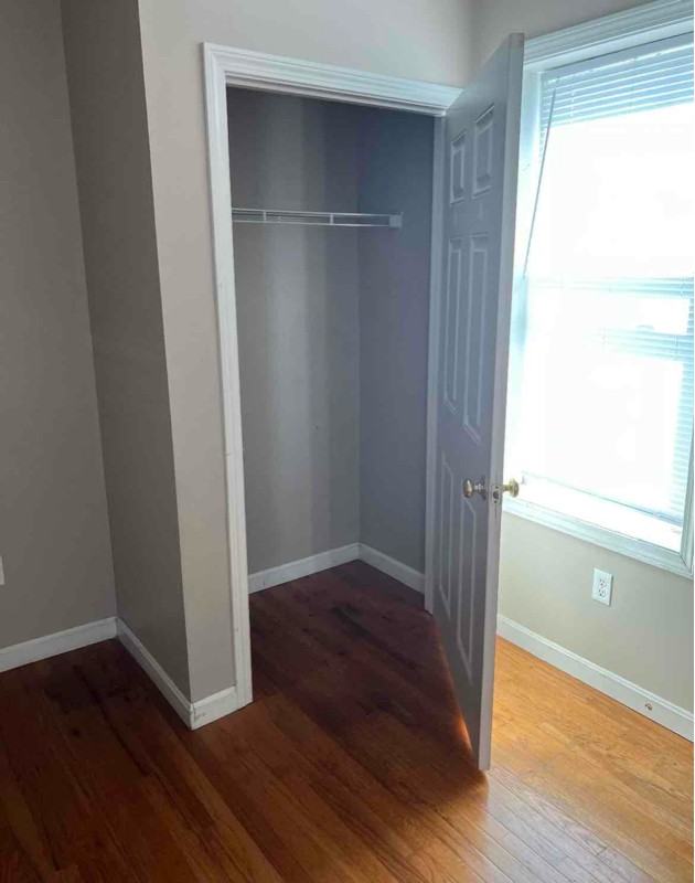 606 Champlain St #6 - Photo 6 of 7