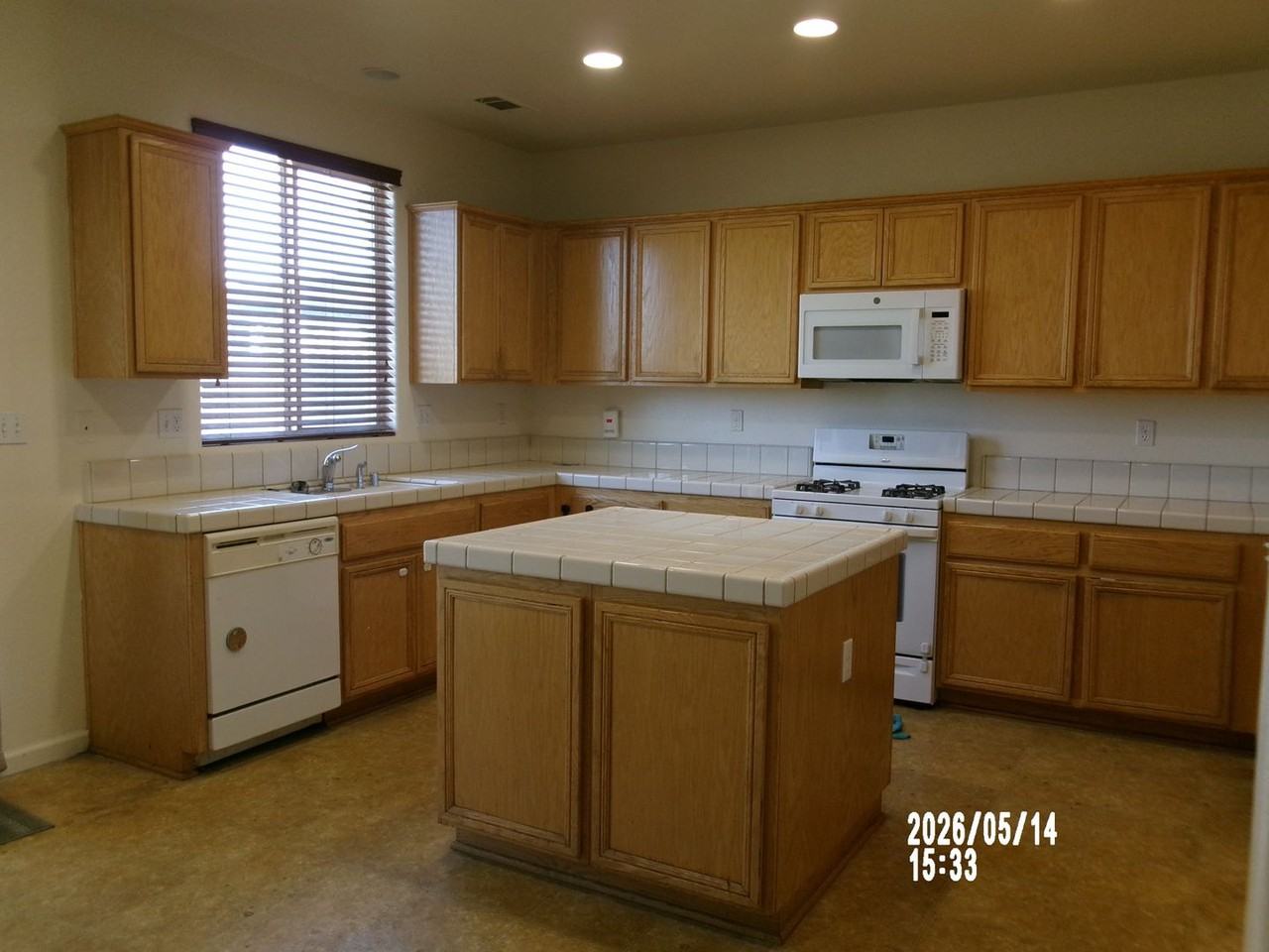 8728 High Ridge Dr - Photo 5 of 17