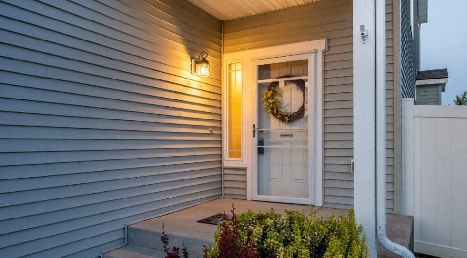 8070 N Wentworth St - Photo 2 of 19
