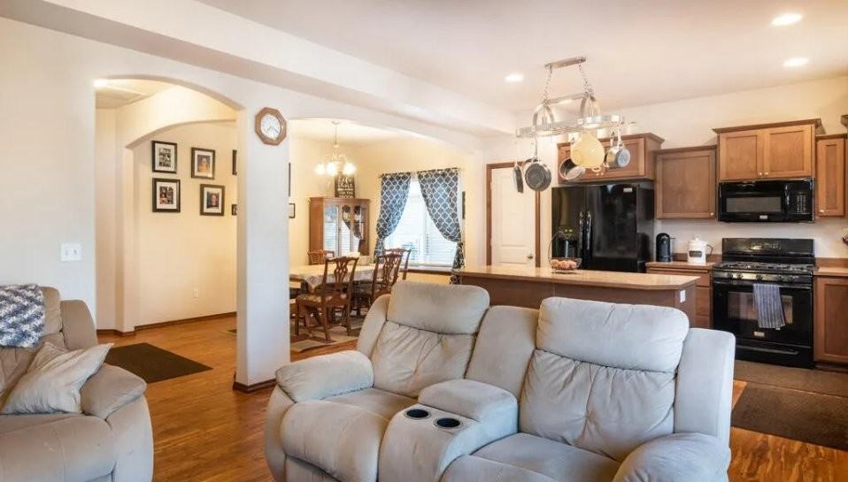8070 N Wentworth St - Photo 5 of 19