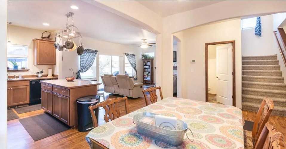 8070 N Wentworth St - Photo 6 of 19