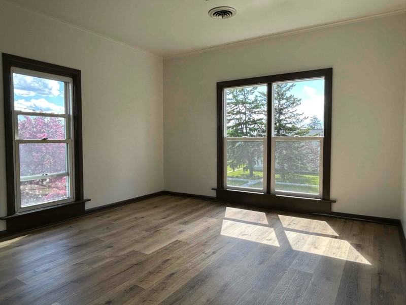 1416 Elm Ave - Photo 4 of 10