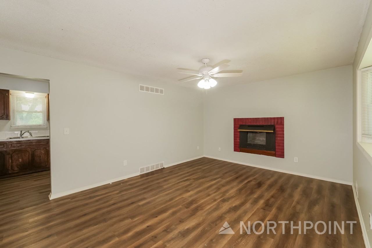 1502 Mcclellan Dr - Photo 3 of 16