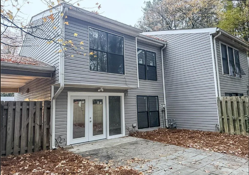 203 Governors Dr - Photo 2 of 7