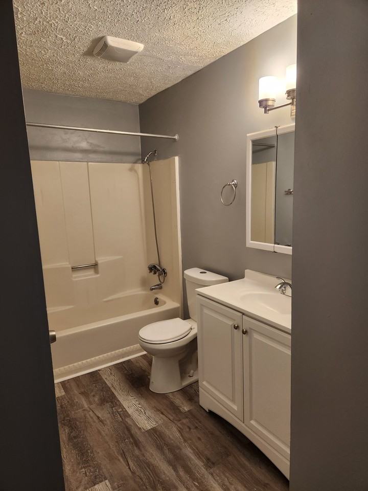 7426 West Blvd #3 - Photo 7 of 7