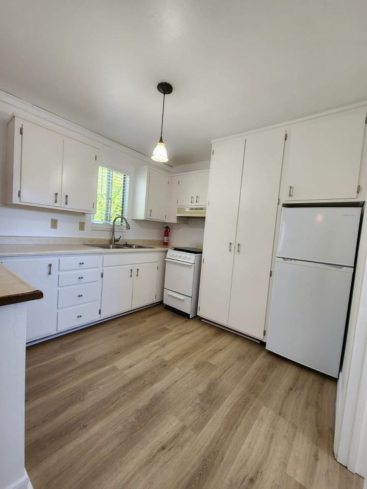5272 Concord Blvd - Photo 6 of 14