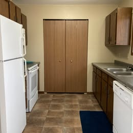 800 11Th Ave Nw - Photo 2 of 19