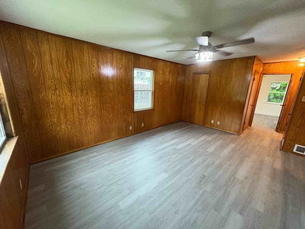 1503 S Jackson St - Photo 3 of 14