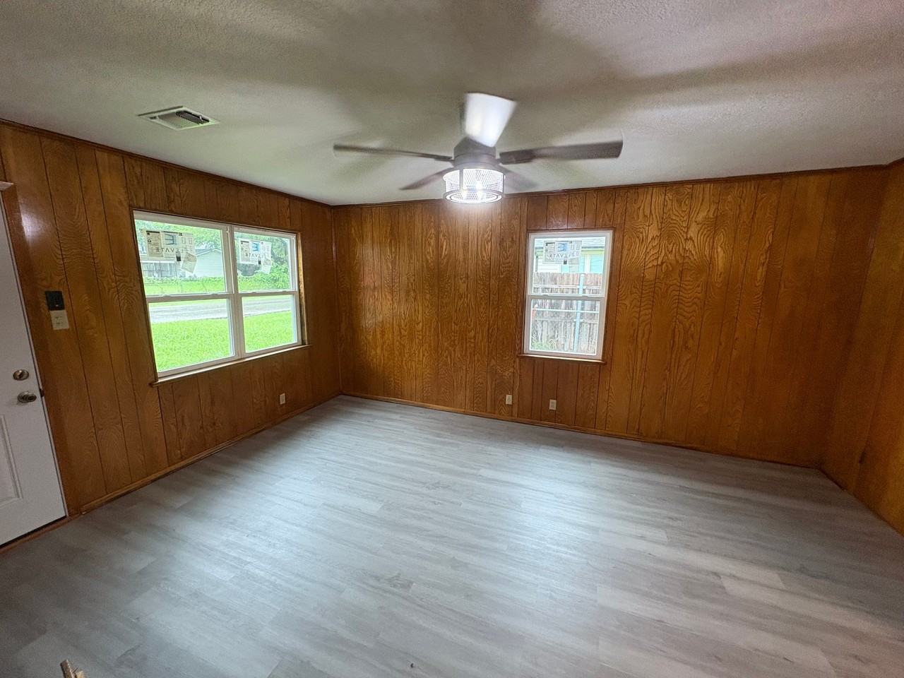 1503 S Jackson St - Photo 4 of 14