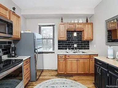 613 Belmont St - Photo 3 of 14
