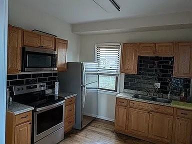613 Belmont St - Photo 5 of 14