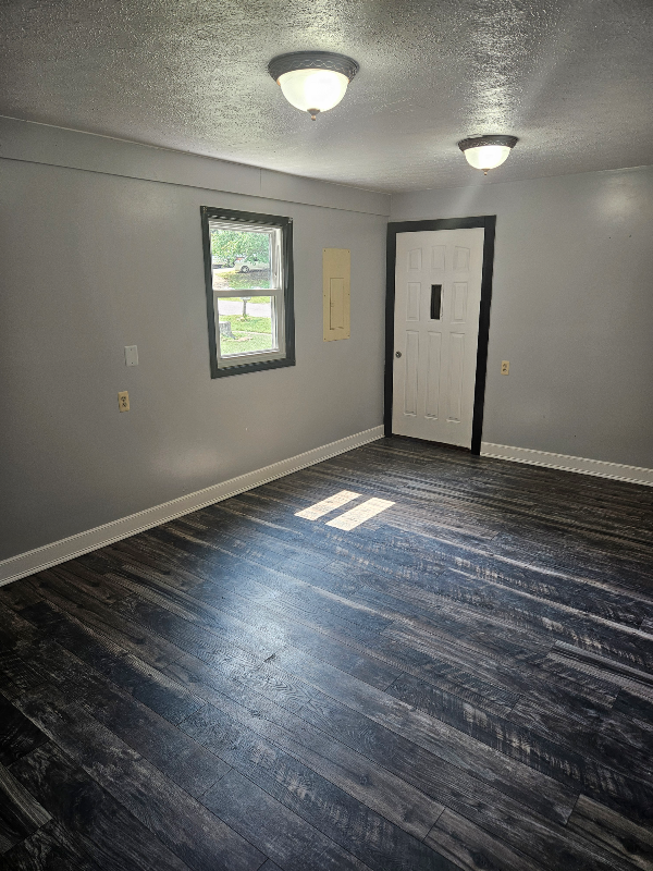 109 Arthur Ct - Photo 5 of 24