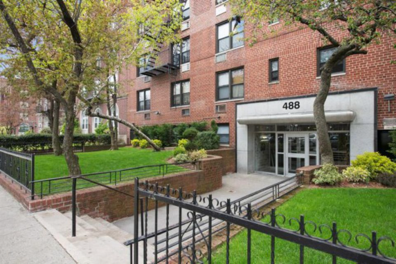 488 Ocean Pkwy #6D - Photo 3 of 6