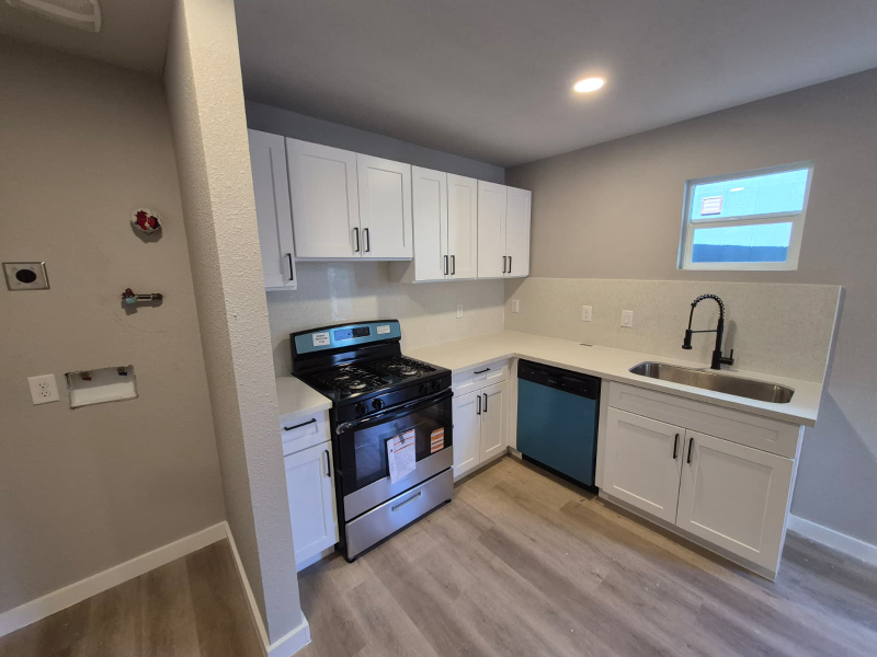 3268 Holman St #4 - Photo 6 of 10