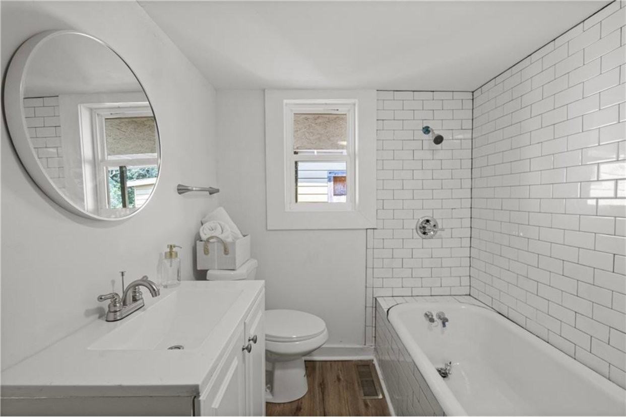 1192 Arlington Ave Sw - Photo 3 of 10